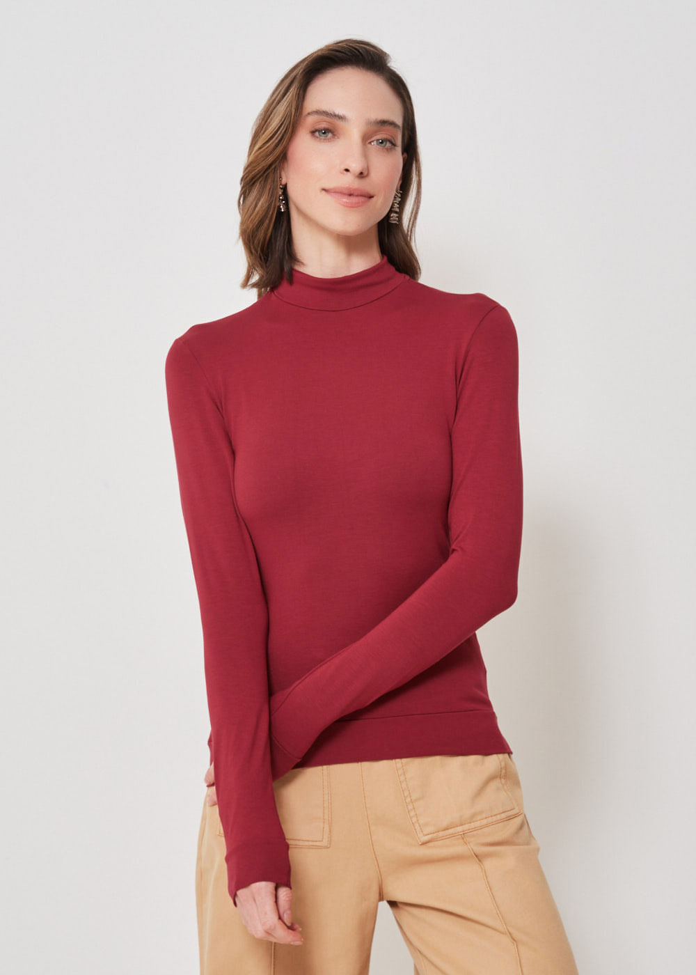 66.10.3302VIN BLUSA MALHA M/LGOLA ALTA BÁSICA