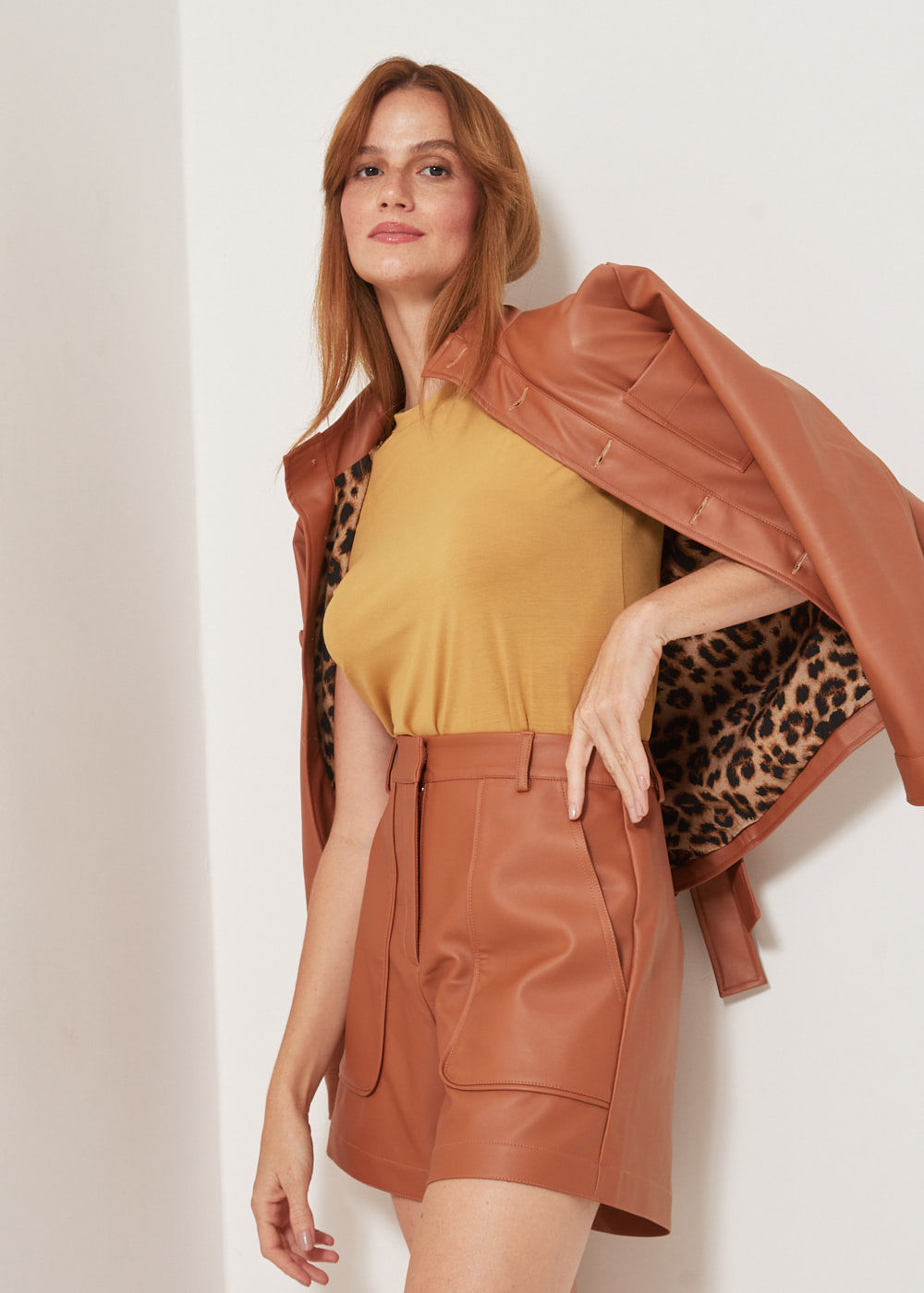 32.40.3302CVO SHORTS BOLSO FACA COURO SINTÉTICO