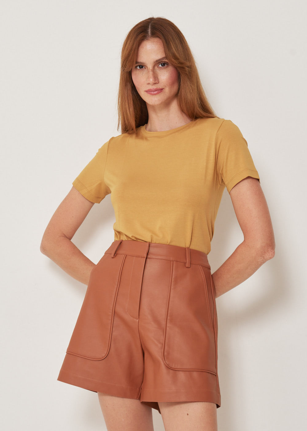 32.40.3302CVO SHORTS BOLSO FACA COURO SINTÉTICO