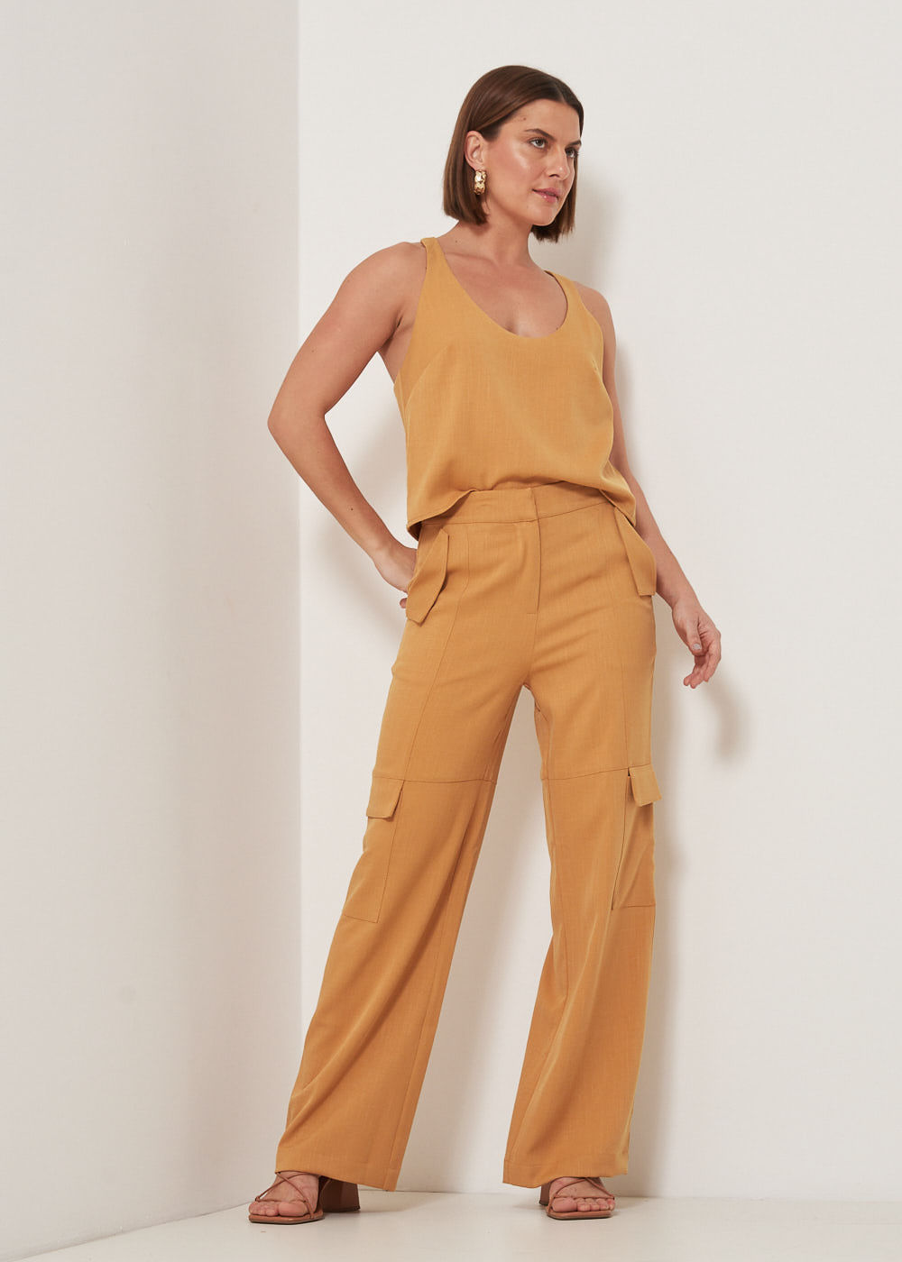 22.21.3308HNY CALÇA CARGO RETA ALFAITARIA