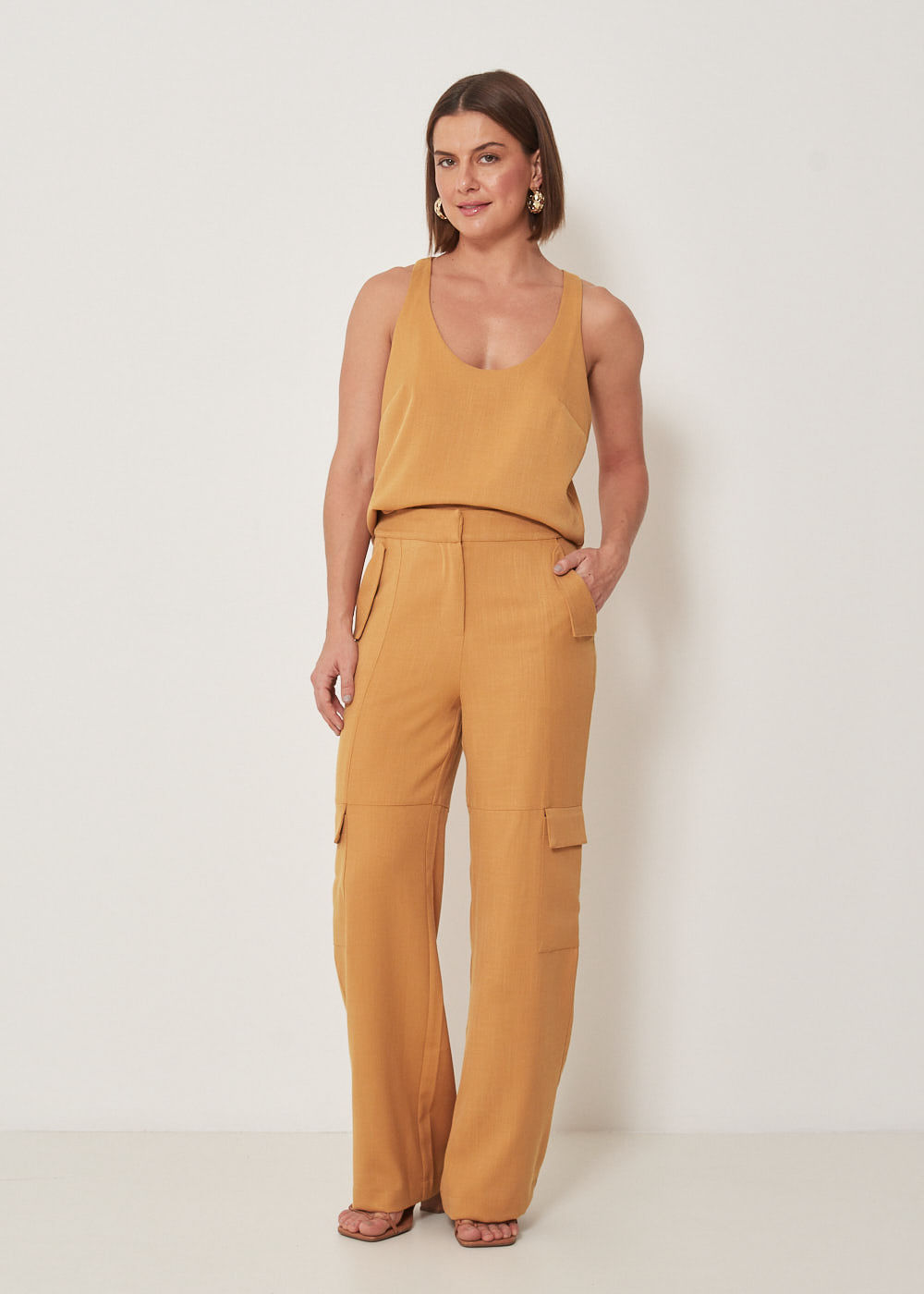 22.21.3308HNY CALÇA CARGO RETA ALFAITARIA