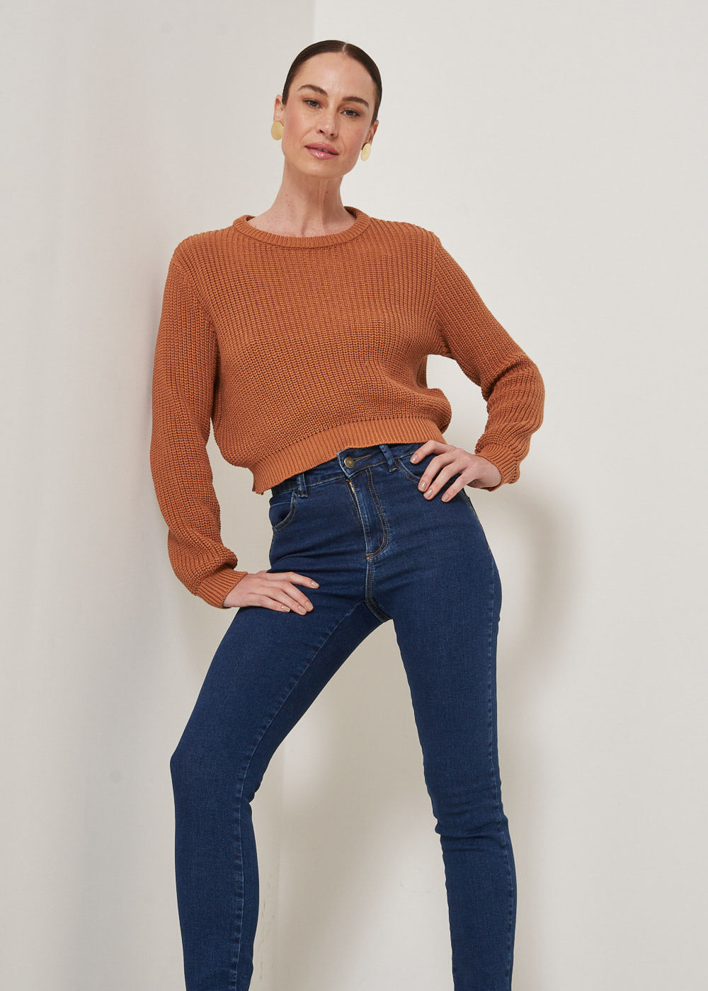 12.20.3304AMA CALÇA SKINNY BOLSOS ASSIMETRICOS