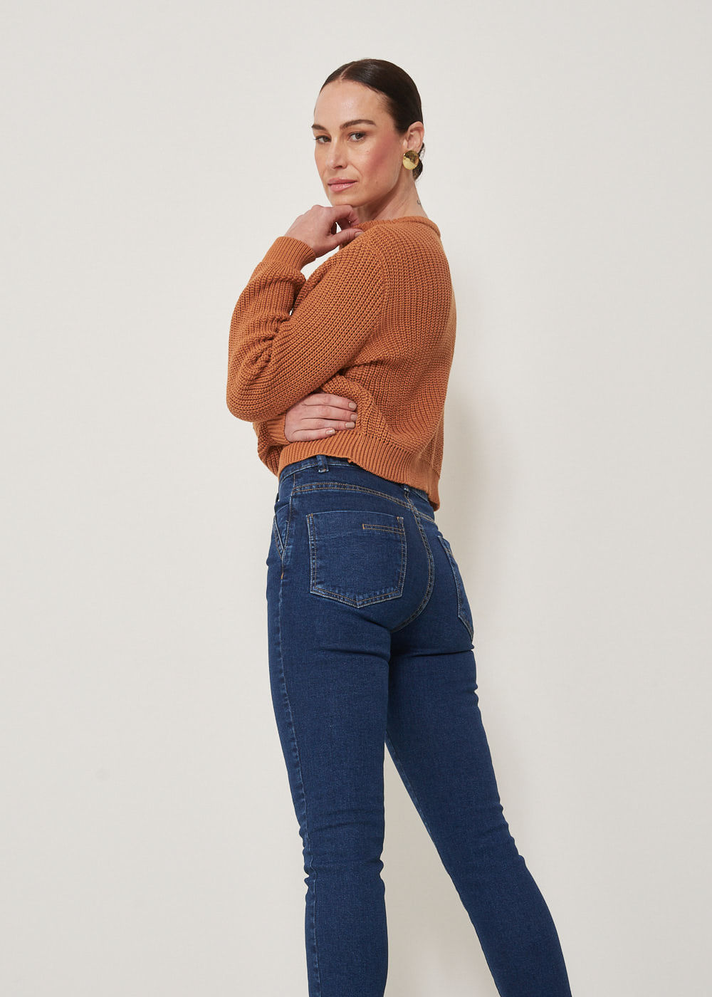 12.20.3304AMA CALÇA SKINNY BOLSOS ASSIMETRICOS