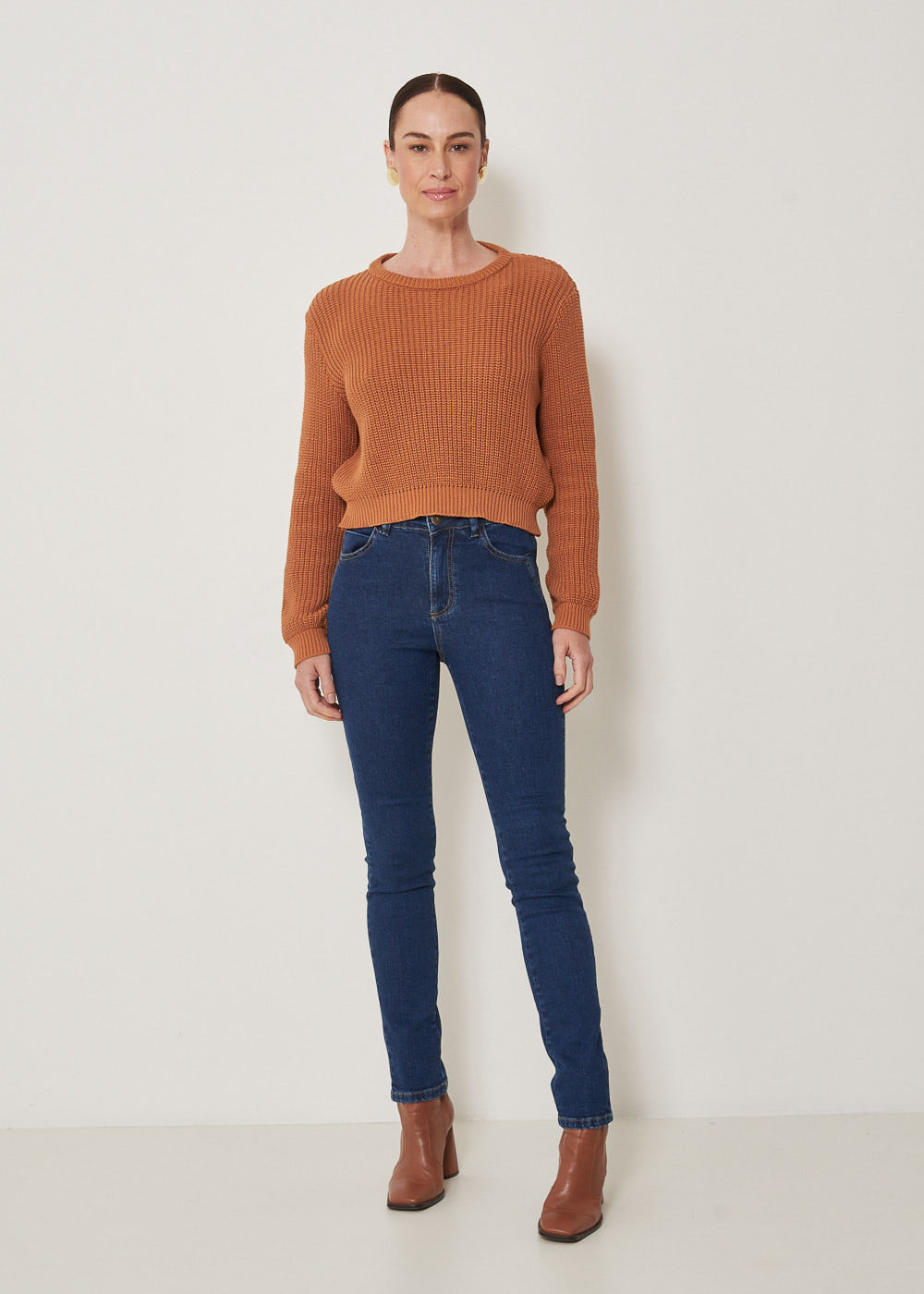 12.20.3304AMA CALÇA SKINNY BOLSOS ASSIMETRICOS