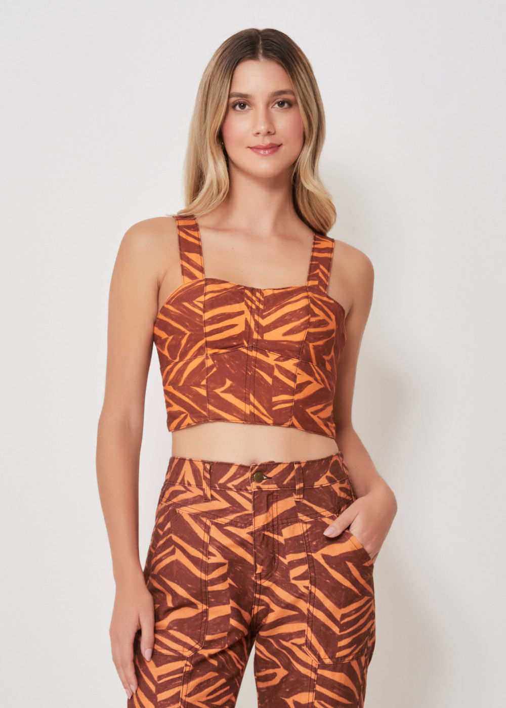 18.40.3301EST CROPPED DE SARJA ESTAMPA OBSTRACT FOLIAGE