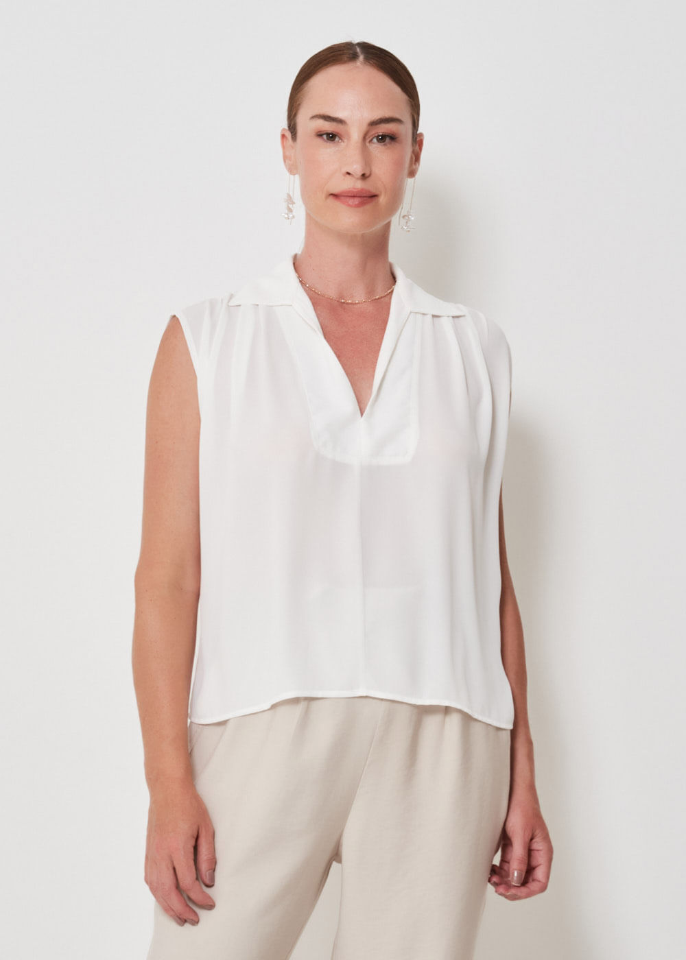 57.40.3404OFW BLUSA CHIFFON MANGA CURTA COM GOLA