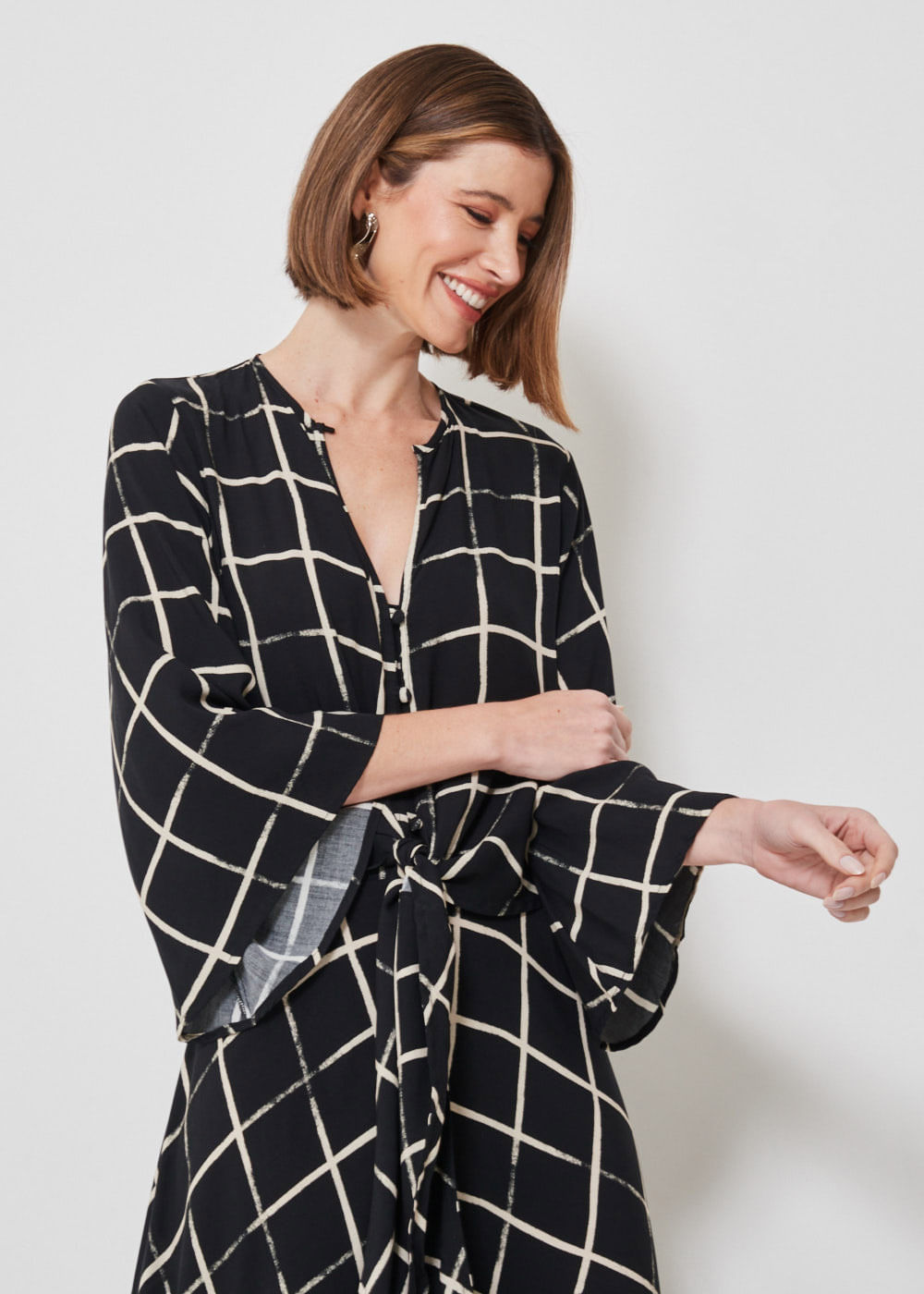 56.20.3401EST BLUSA M/L ESTAMPA ABSTRACT SQUARE