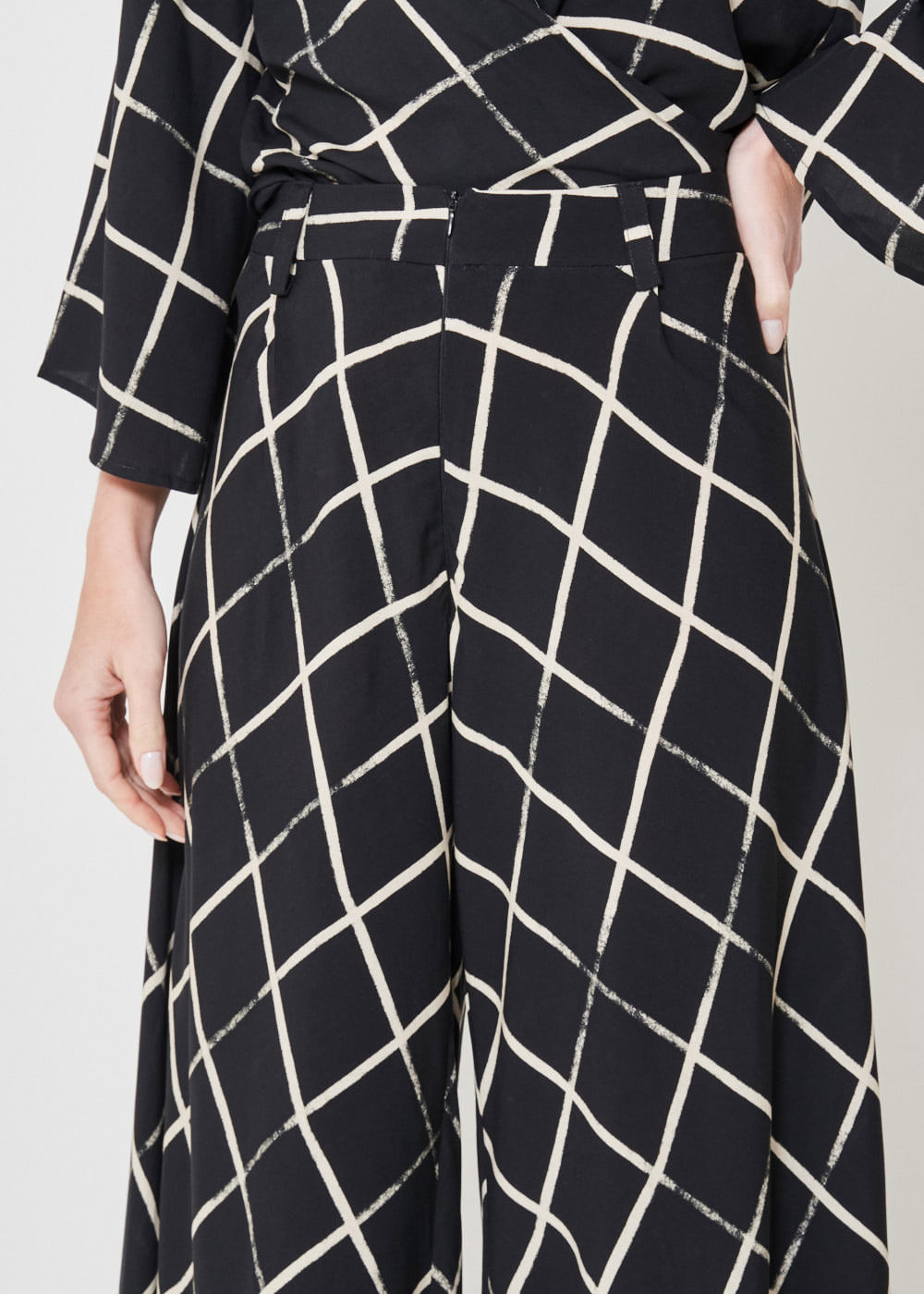 52.23.3401EST CALÇA PANTACOURT ESTAMPA ABSTRACT SQUARE