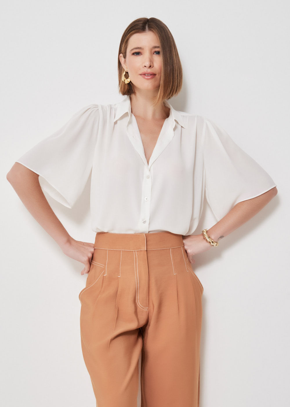 57.40.3407OFW CAMISA CHIFFON M/C OMBROS FRANZIDOS