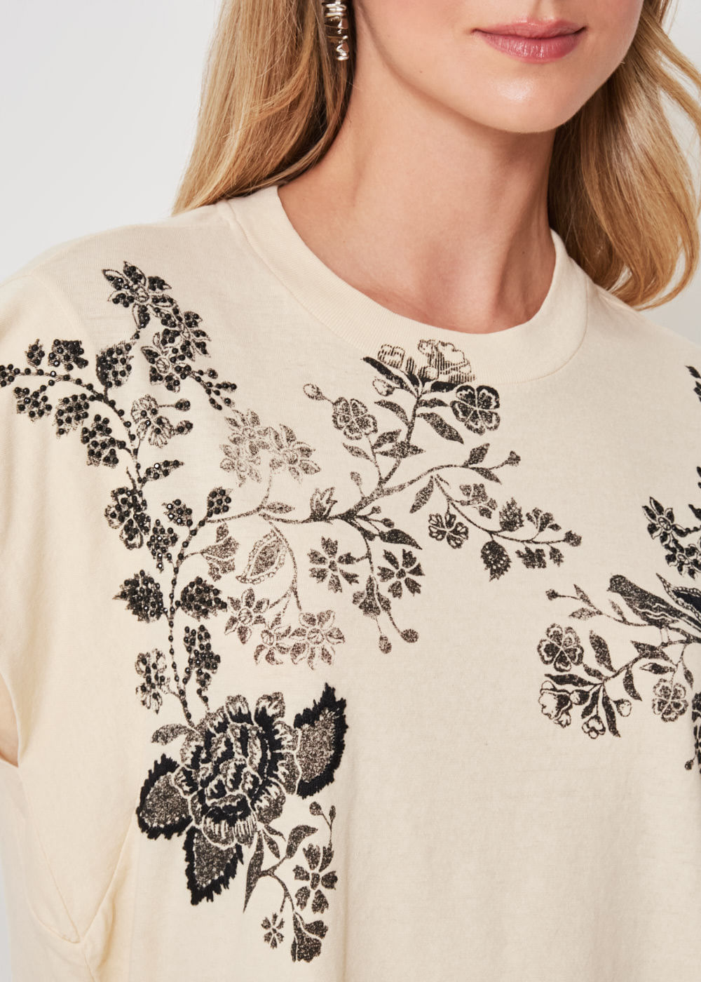 67.43.3404BEG T-SHIRT MALHA ESTAMPA FLORAL LEAVES