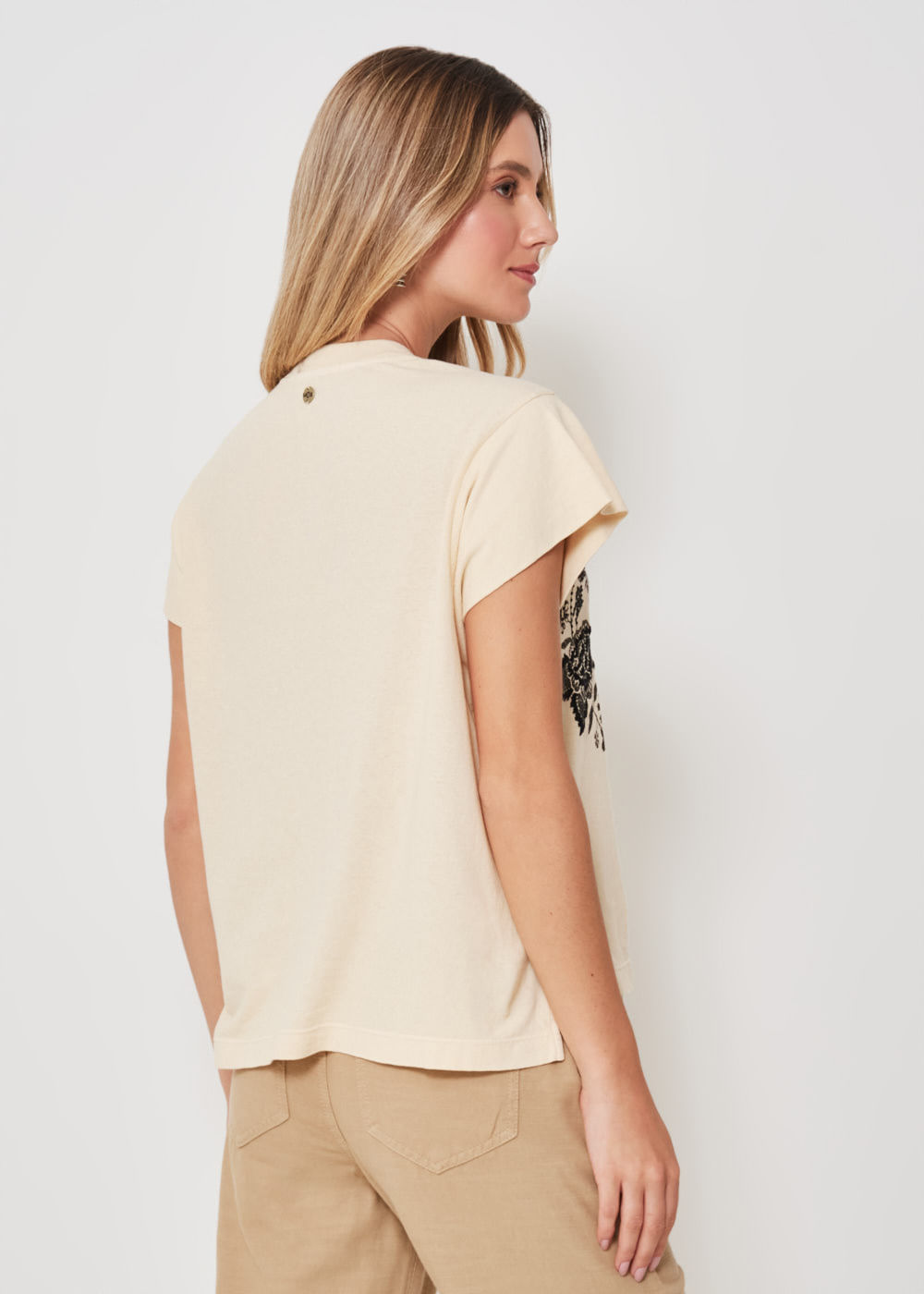 67.43.3404BEG T-SHIRT MALHA ESTAMPA FLORAL LEAVES