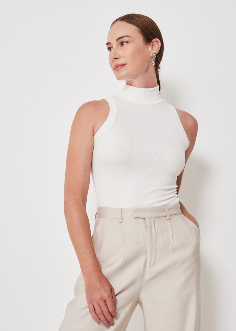 68.10.3402OFW  REGATA BÁSICA MALHA CANELADA COM GOLA ALTA