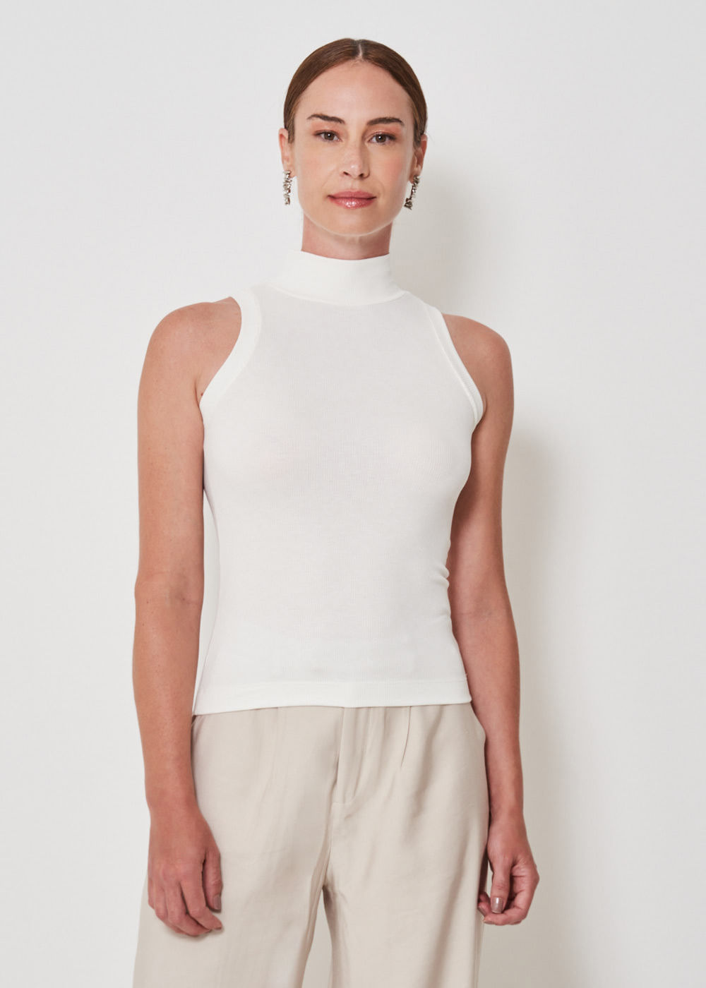 68.10.3402OFW  REGATA BÁSICA MALHA CANELADA COM GOLA ALTA