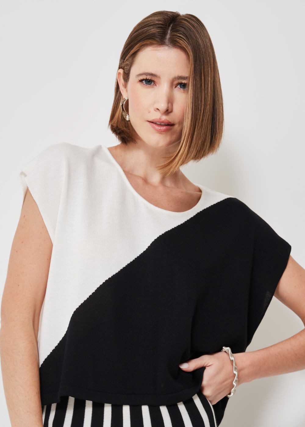 47.40.3405BIC BLUSA TRICOT M/C DIAGONAL P/B