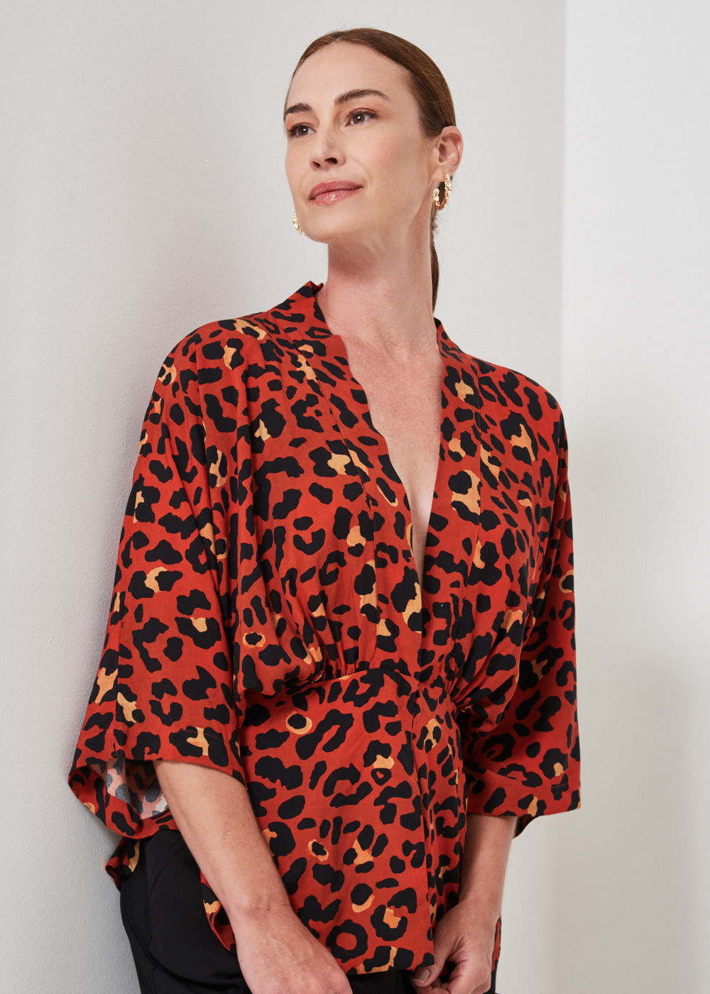 51.30.3405EST KIMONO ABERTO DECOTE V ESTAMPA ANIMAL
