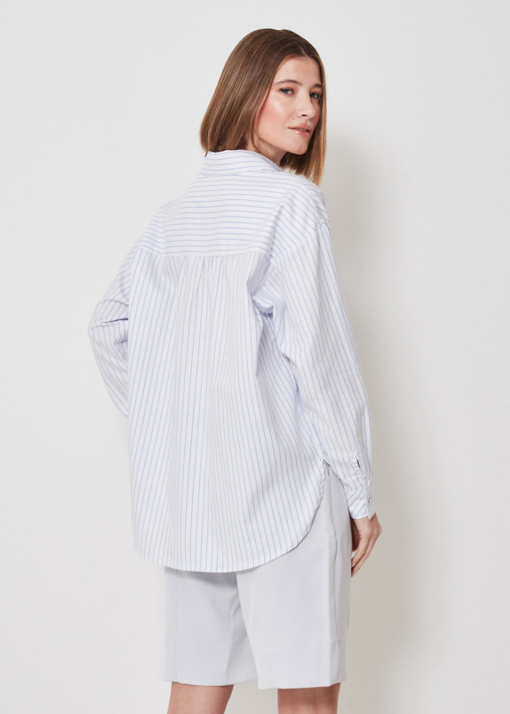 55.40.3404LIS CAMISA OVERSIZED MANGA LONGA LISTRADA