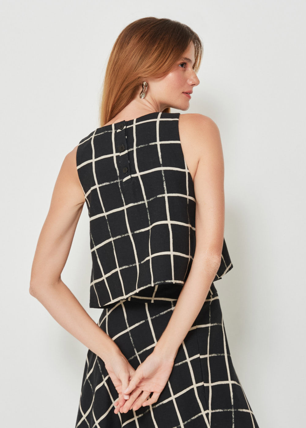 58.20.3401EST REGATA DECOTE REDONDO ESTAMPA ABSTRACT SQUARE