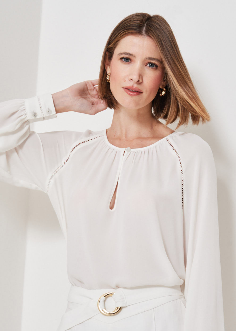 56.40.3401OFW BLUSA CHIFFON M/L DETALHE ENTREMEIO