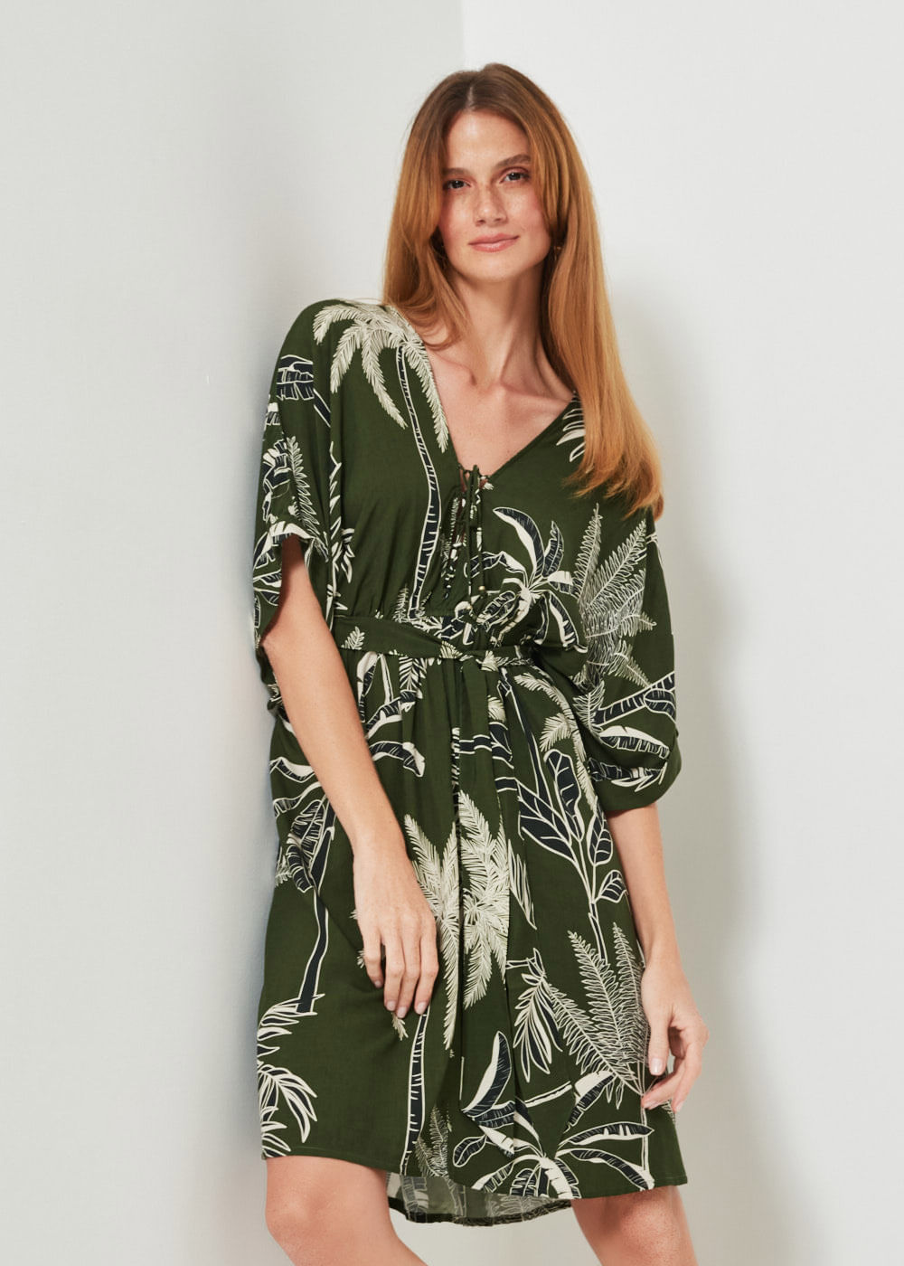 53.22.3406EST VESTIDO CURTO M/C ESTAMPA TROPICAL PALM