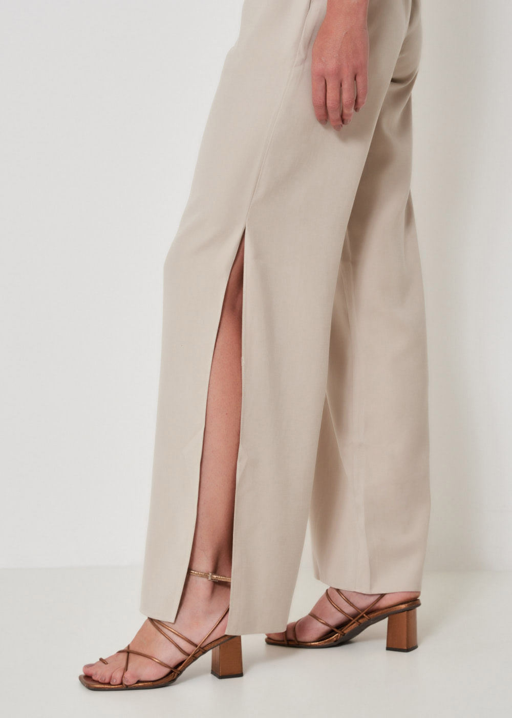 22.23.3403ARG CALÇA PANTALONA ALFAIATADA COM FENDA