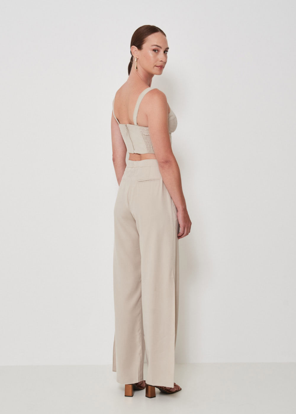 22.23.3403ARG CALÇA PANTALONA ALFAIATADA COM FENDA
