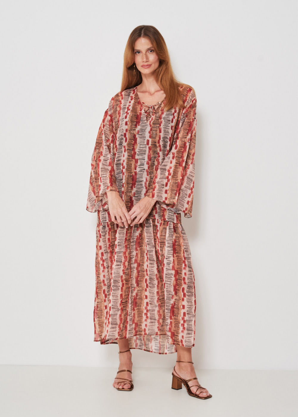 53.50.3404EST VESTIDO LONGO MANGA FLARE ESTAMPA TRILHA