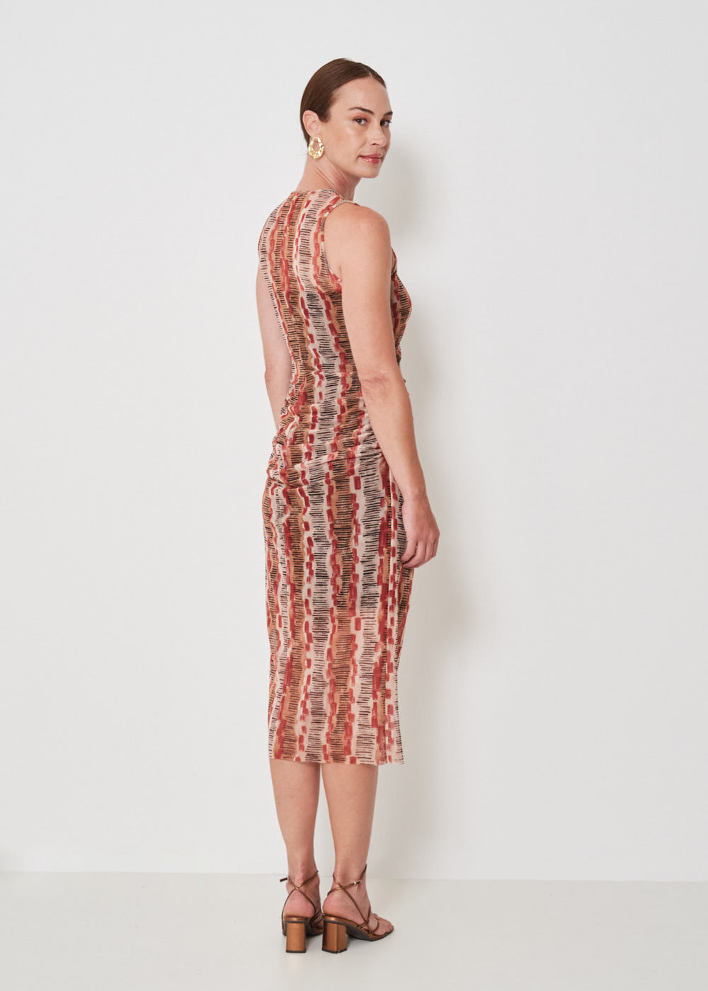 63.21.3402EST VESTIDO MIDI REGATA DE TULE ESTAMPA TRILHA