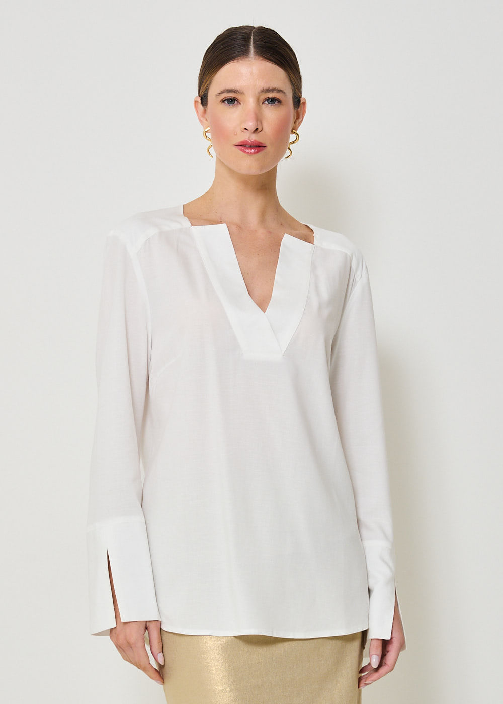 25.40.3402OFW CAMISA  PATTE SOBREPOSTO DECOTE V - HIGHLINE