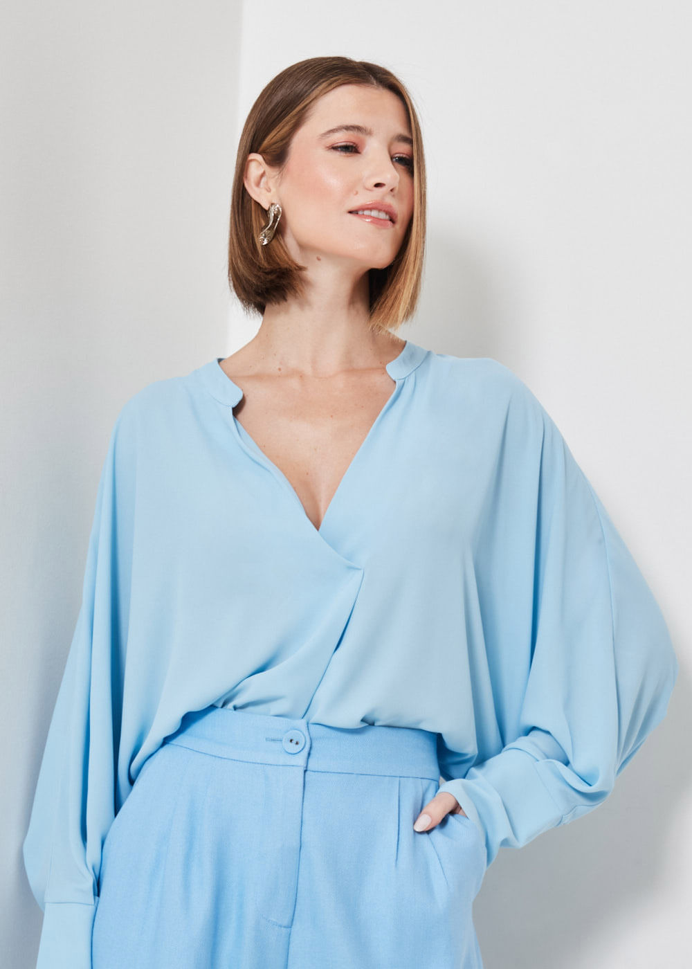 56.40.3404CEU BLUSA CHIFFON M/L GOLA PADRE
