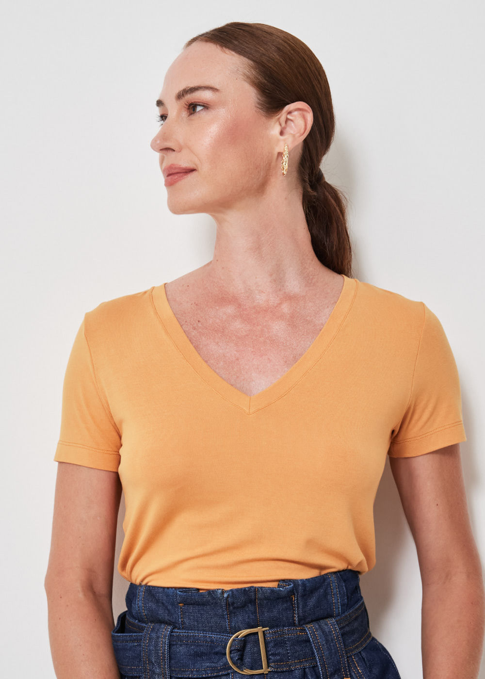 67.10.3401AÇA T-SHIRT MALHA BÁSICA DECOTE V