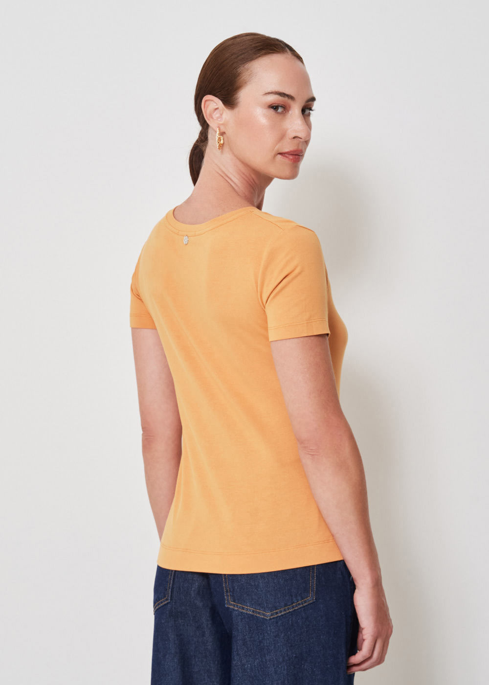 67.10.3401AÇA T-SHIRT MALHA BÁSICA DECOTE V