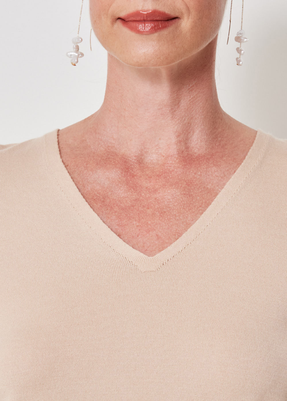 47.40.3401ARE BLUSA DE TRICOT M/C DECOTE V ESSENCIAL