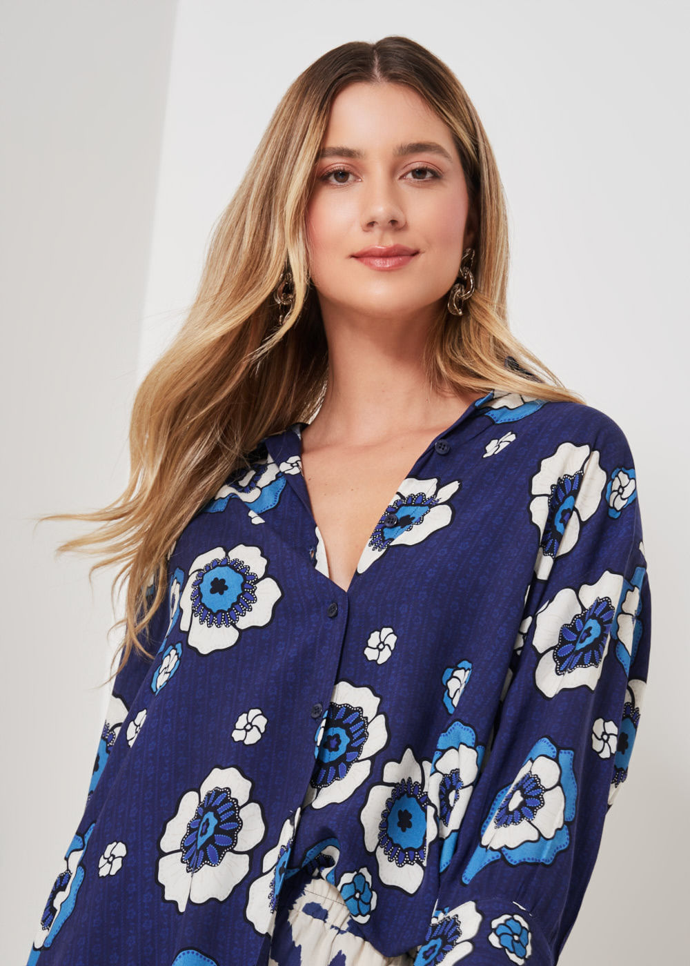 55.20.3409EST CAMISA M/L ESTAMPA FLORES