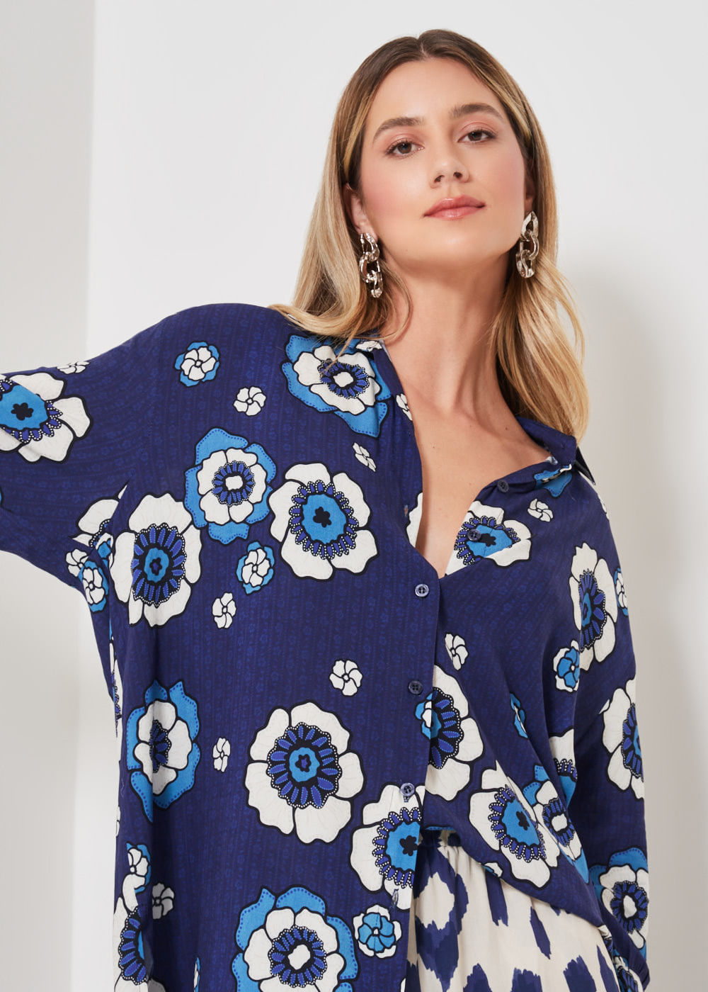 55.20.3409EST CAMISA M/L ESTAMPA FLORES