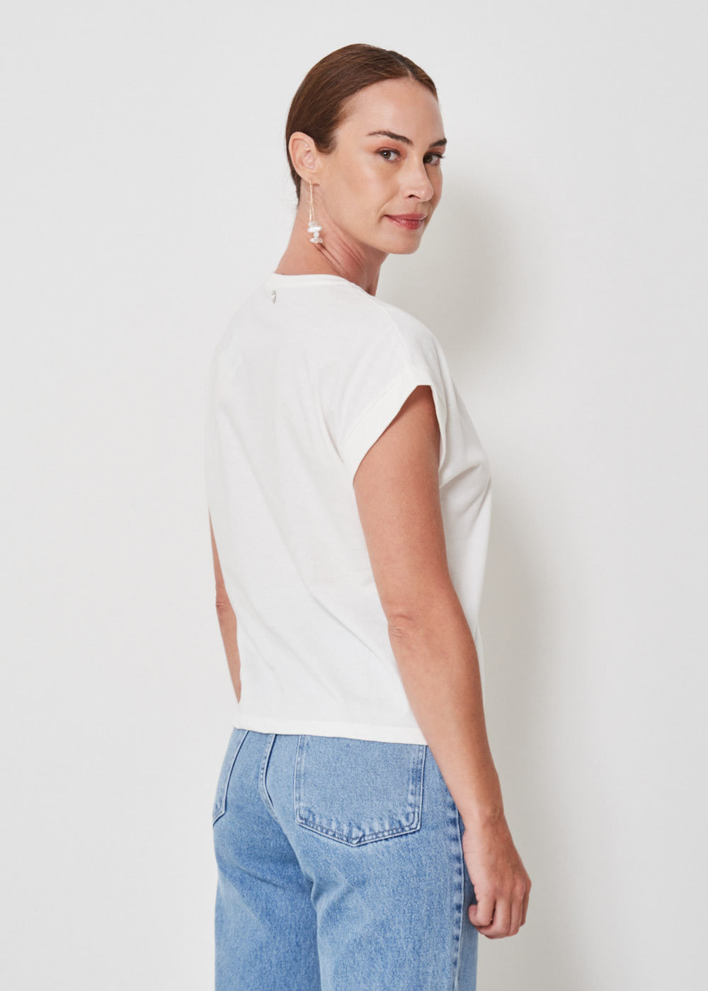 67.41.3401OFW T-SHIRT MALHA BORDADO FLOR