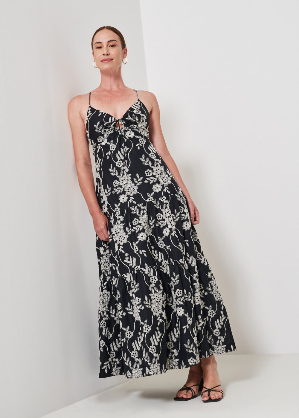 53.40.3402PTO VESTIDO LONGO BORDADO DETALHE GOTA