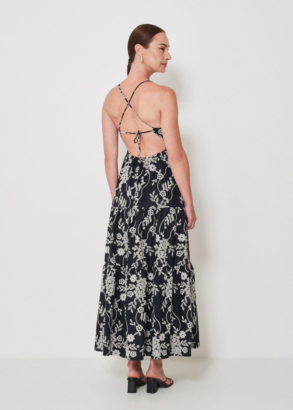 53.40.3402PTO VESTIDO LONGO BORDADO DETALHE GOTA