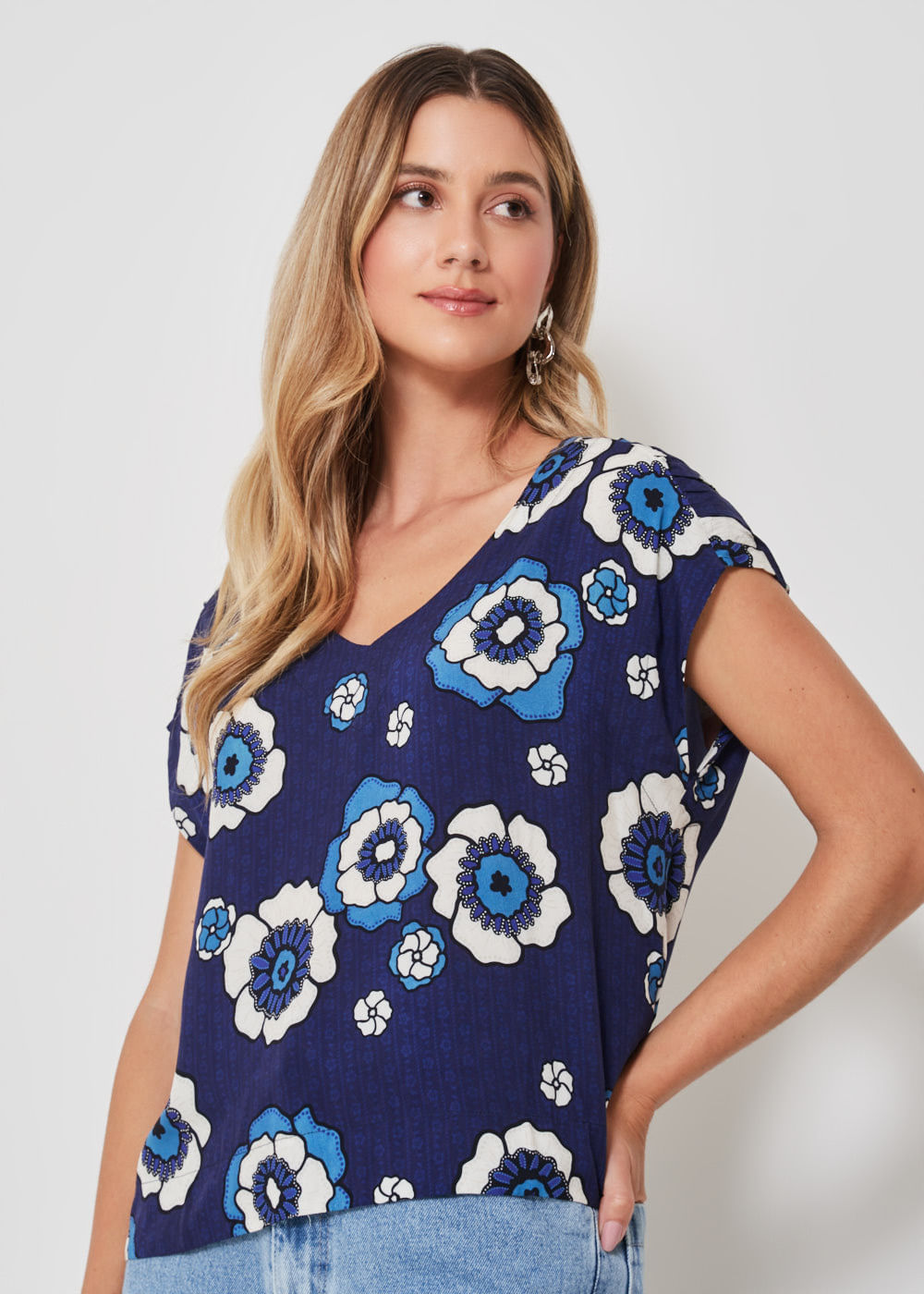 57.20.3410EST BLUSA M/C ESTAMPA FLORES
