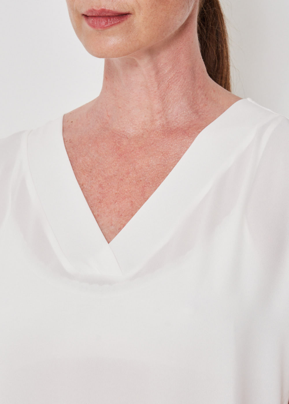 57.40.3406OFW BLUSA CHIFFON M/C DECOTE V