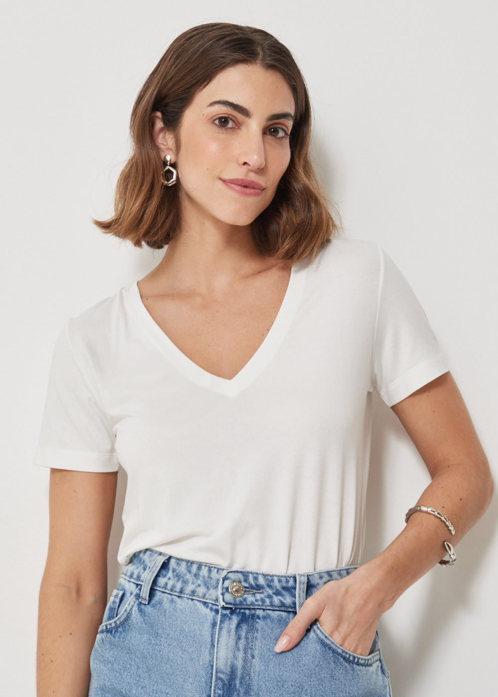 67.10.3401OFW T-SHIRT MALHA BÁSICA DECOTE V