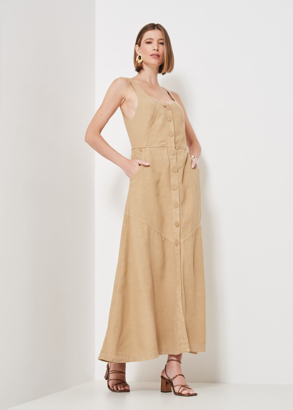 13.40.3401CAM VESTIDO LONGO DE SARJA RECORTES
