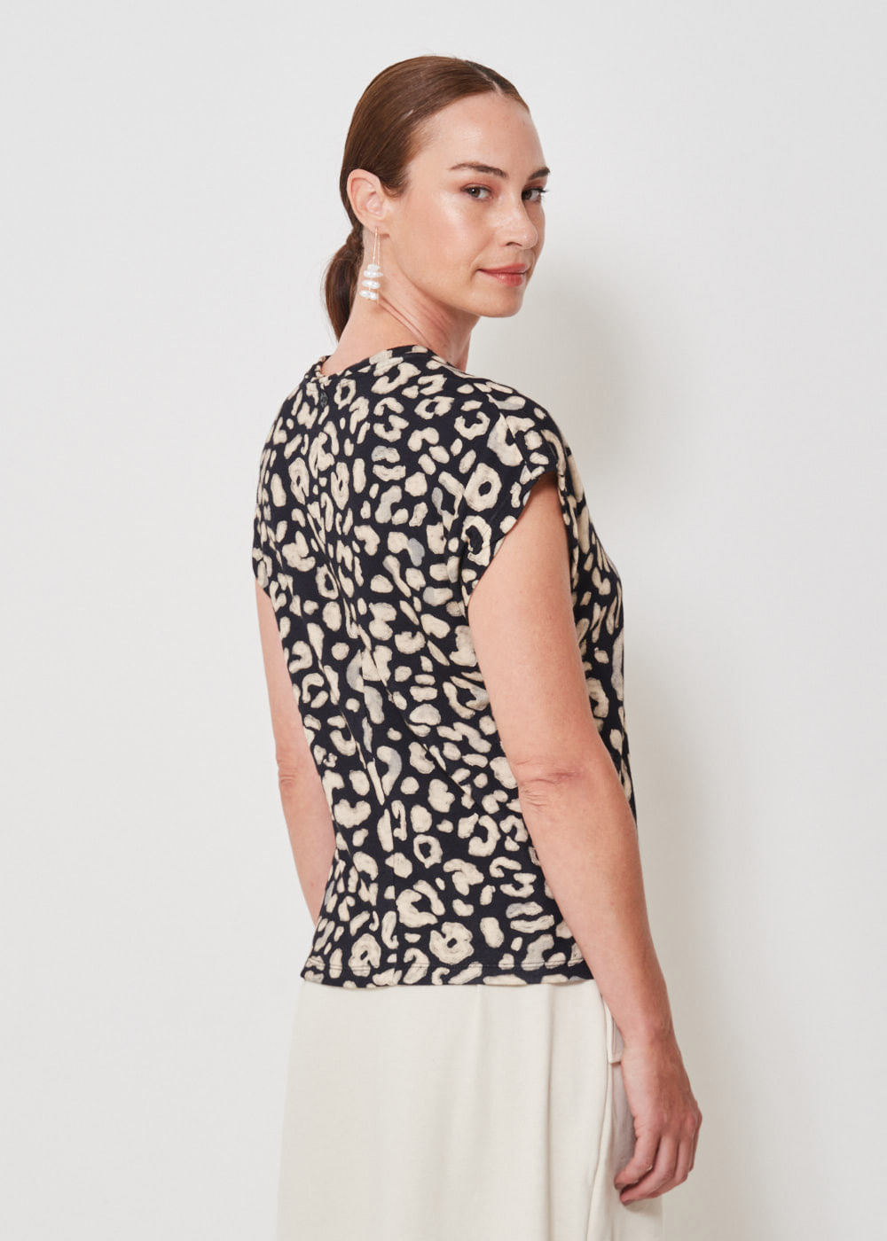 67.20.3402EST BLUSA M/C ESTAMPA SAVAGE