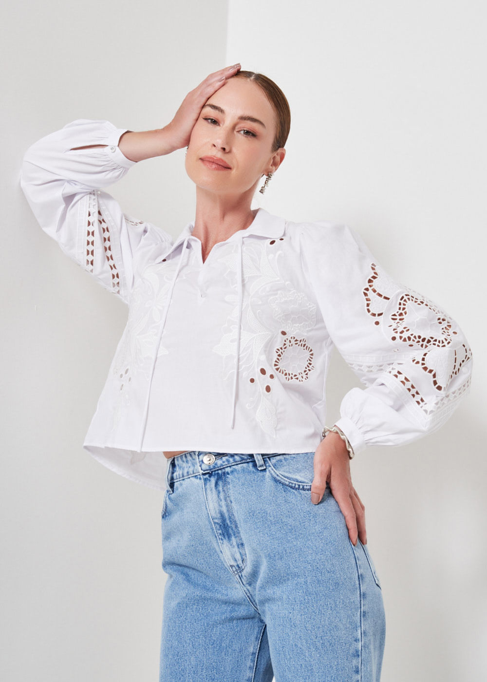 56.41.3401BCO BLUSA M/L BORDADO RICHILIEU