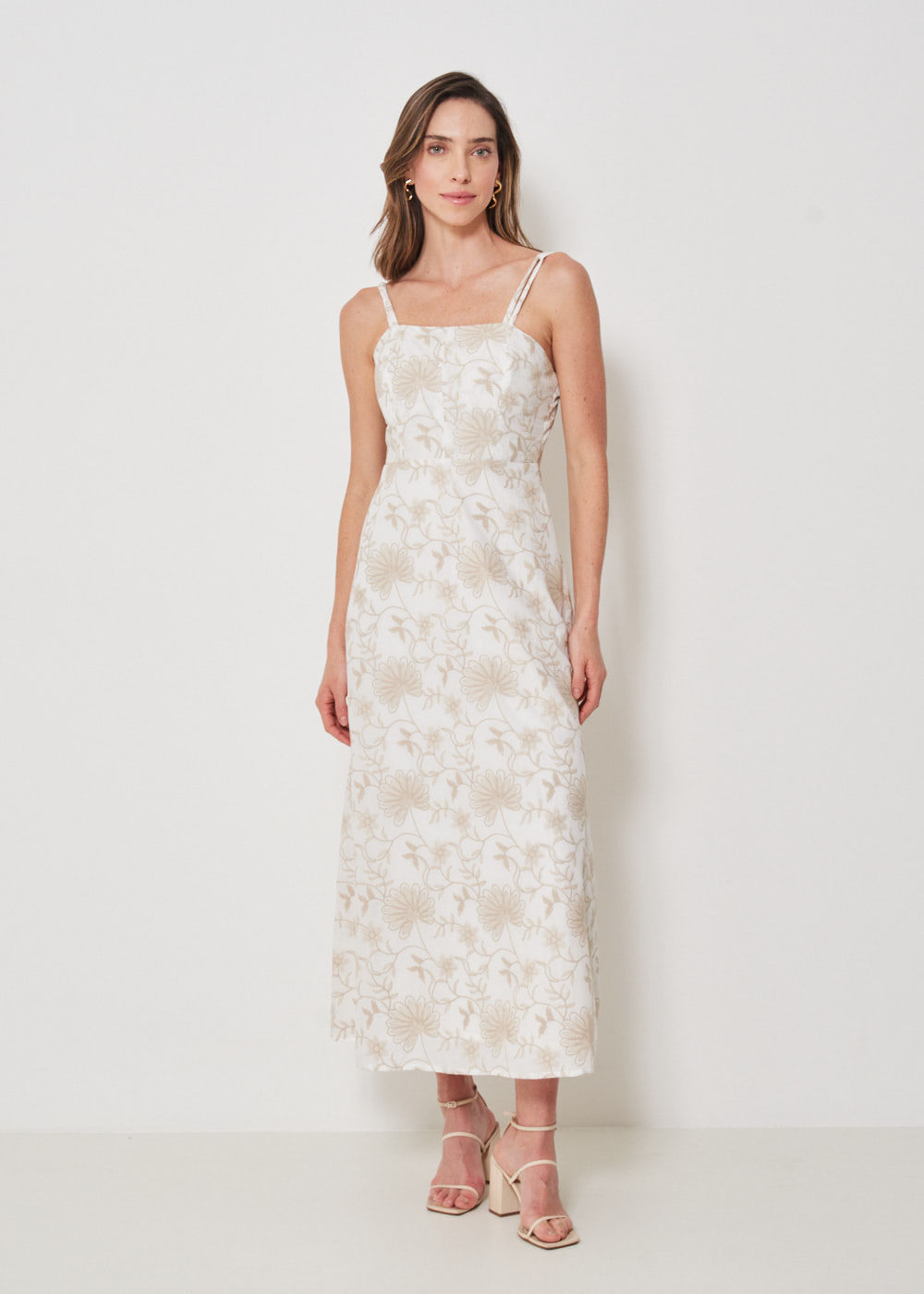 53.40.3409OFW VESTIDO LONGUETE BORDADO DECOTE RETO