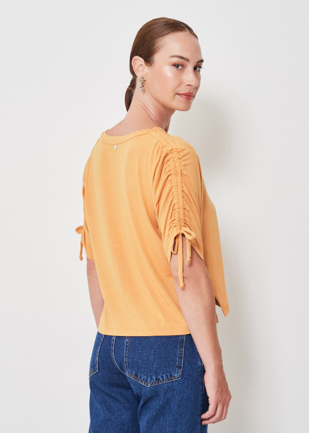 67.40.3404AÇA BLUSA MALHA AMARRAÇÃO NAS MANGAS