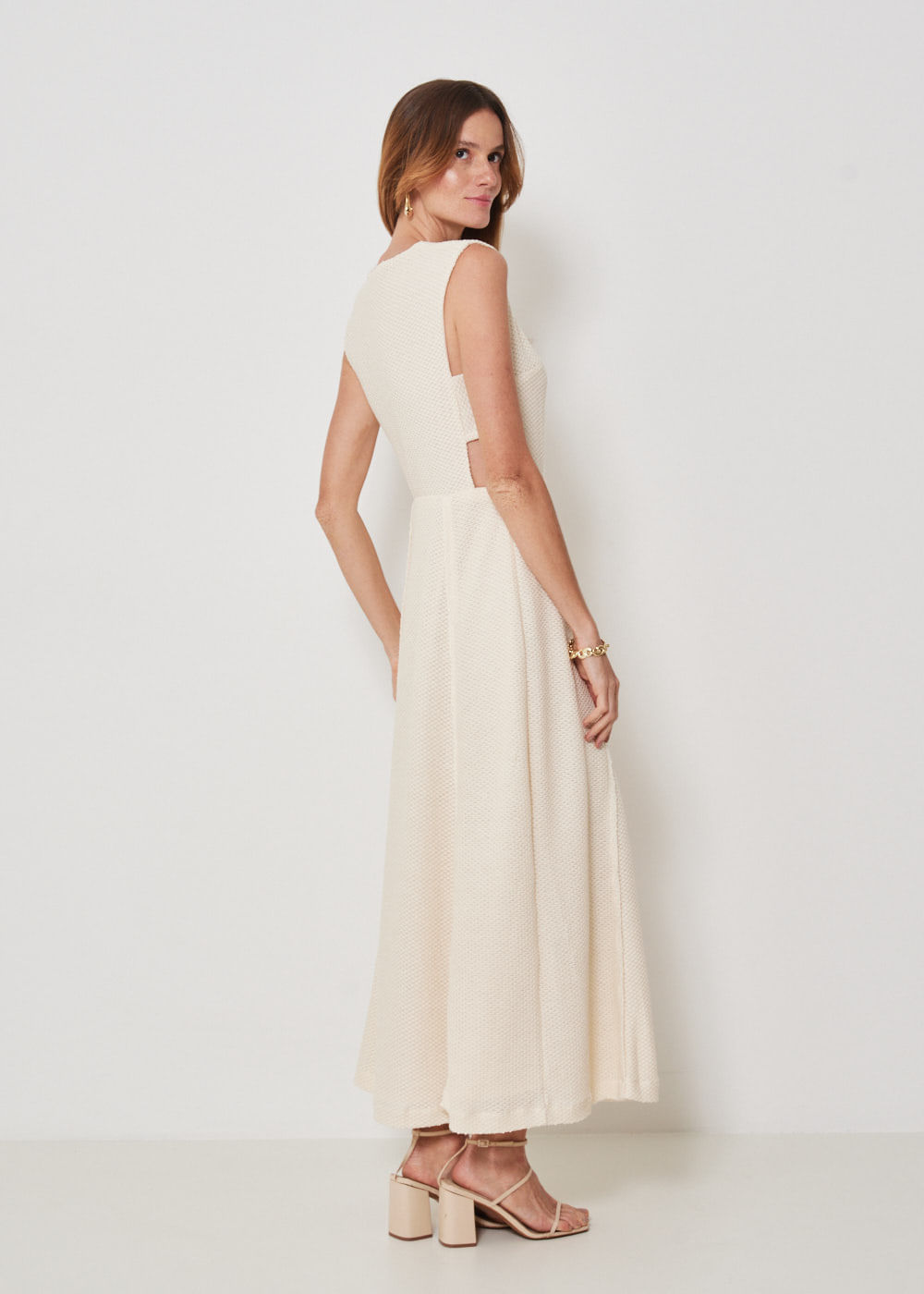 63.40.3413CRU VESTIDO MALHA LONGUETE COM RECORTES