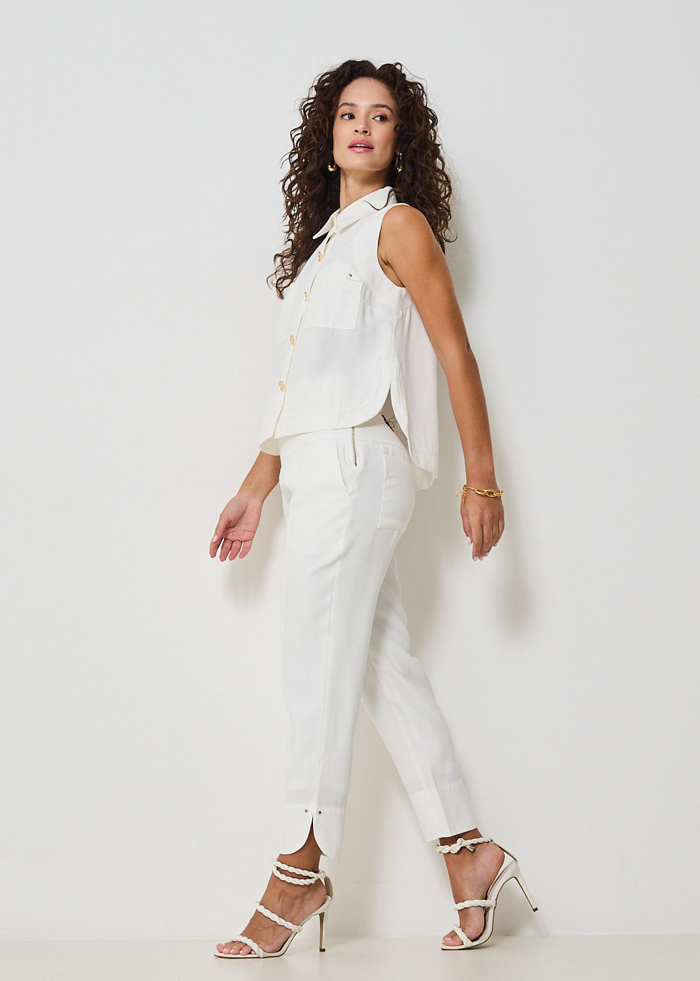 52.10.3426OFW CALÇA RETA PALA LARGA -HIGHLINE