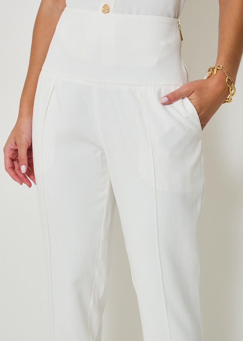 52.10.3426OFW CALÇA RETA PALA LARGA -HIGHLINE