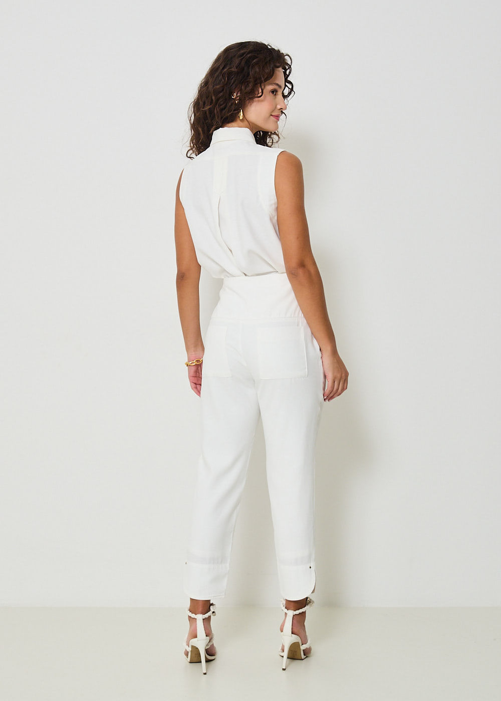 52.10.3426OFW CALÇA RETA PALA LARGA -HIGHLINE