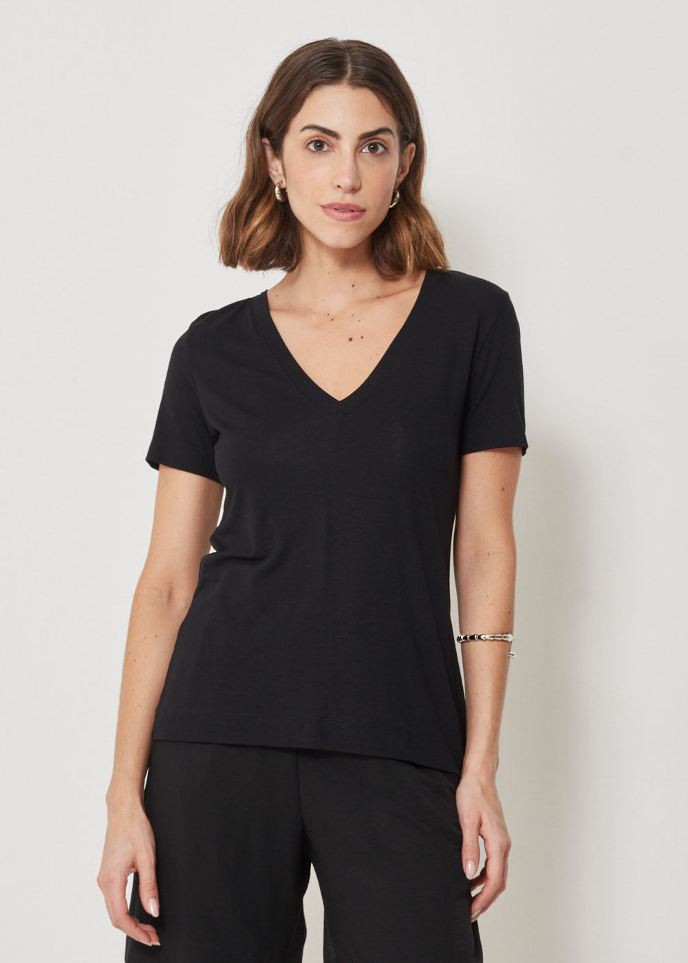 67.10.3404PTO T-SHIRT M/C  MALHA BÁSICA DECOTE V